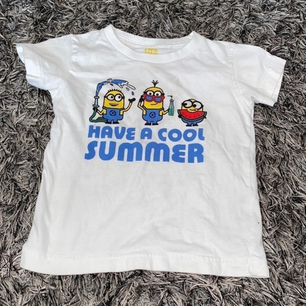 Minions t shirt 3T Uniqlo see pics.